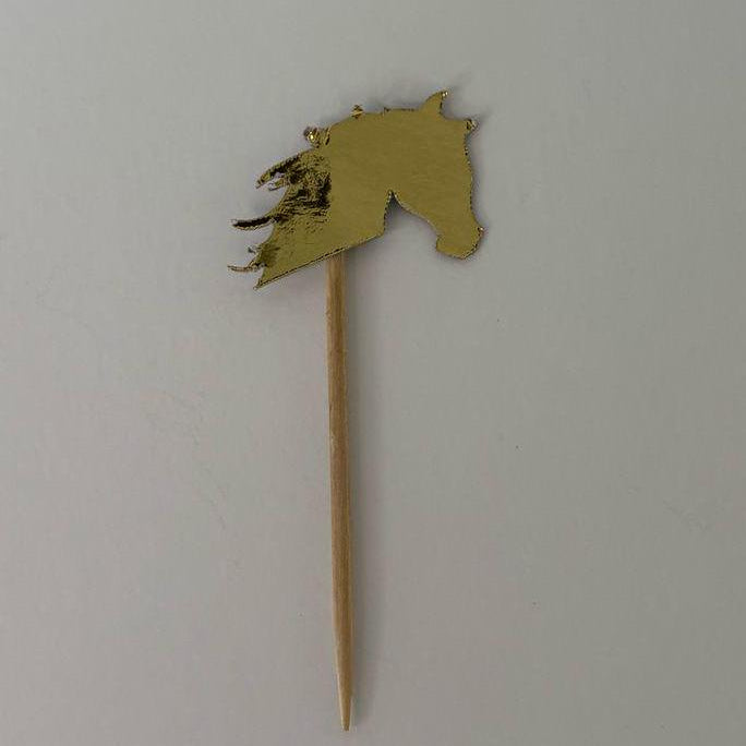 Horses topper cake, themed birthday parties, horse lovers and girls who are passionate about horses!