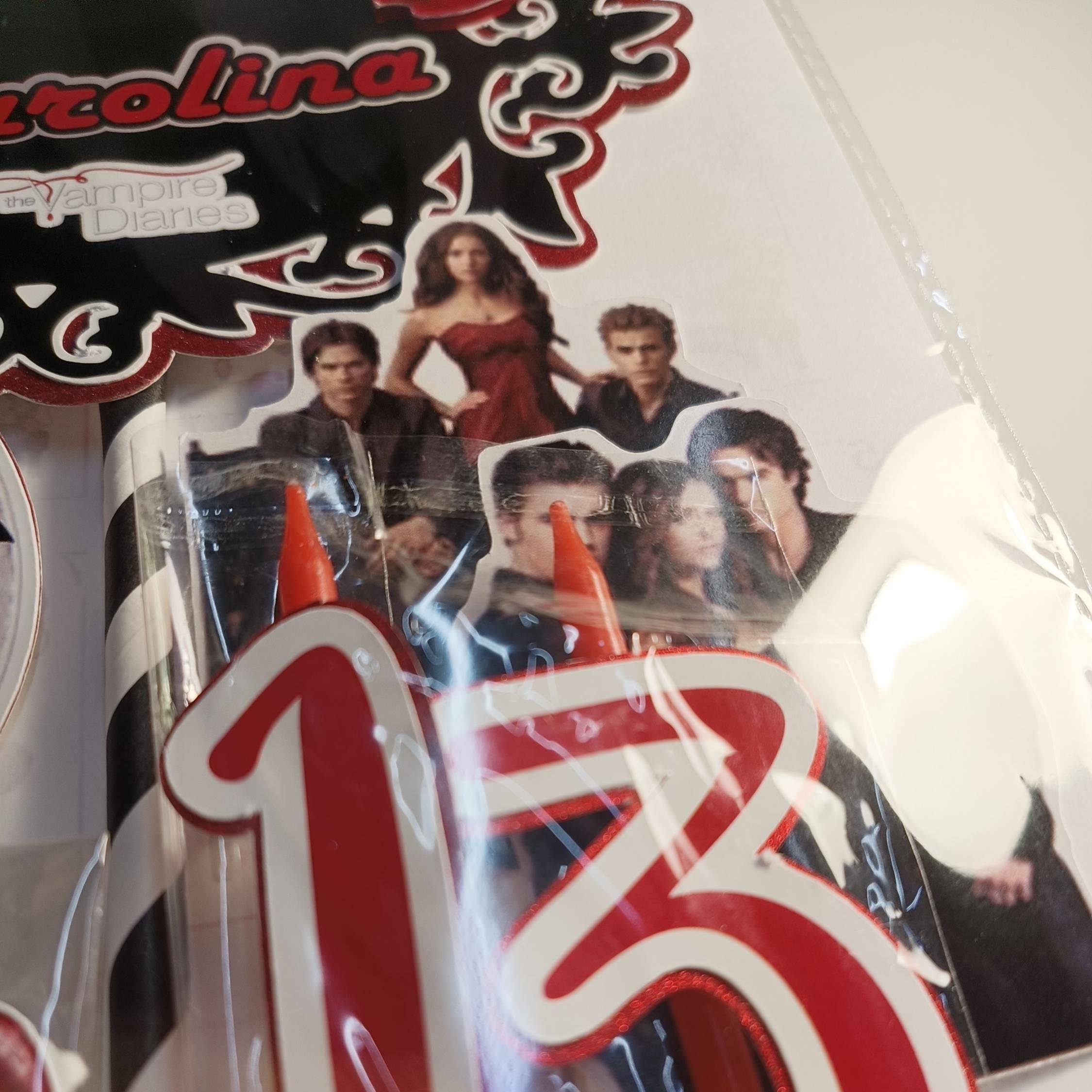 The Vampire Diaries Taartdecoratie in Lagen – afbeelding 5